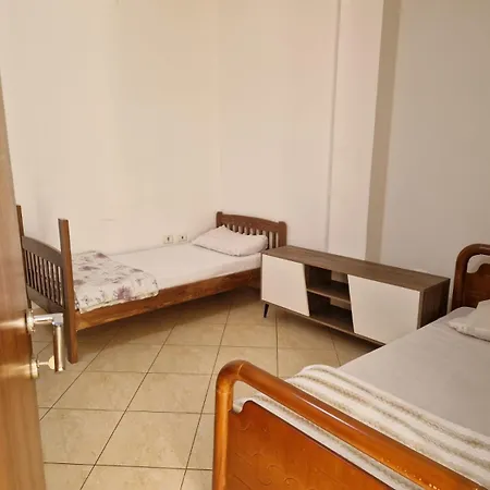 Hostel Private Door No 4 *